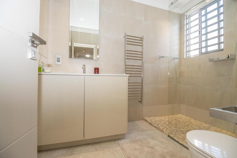 4 Bedroom Property for Sale in Constantia Western Cape